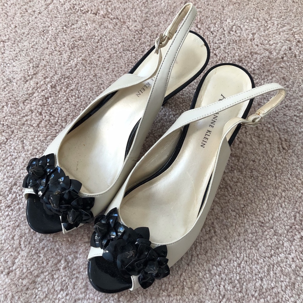 Anne Klein Ivory/Black peep toe Heels